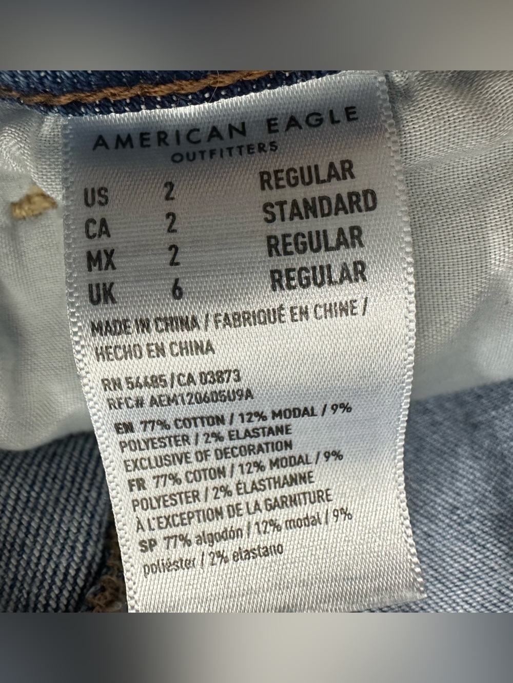 American Eagle Sz 2 Reg Distressed Stretch Mom Jeans Light Blue Denim Stretch - Picture 12 of 16